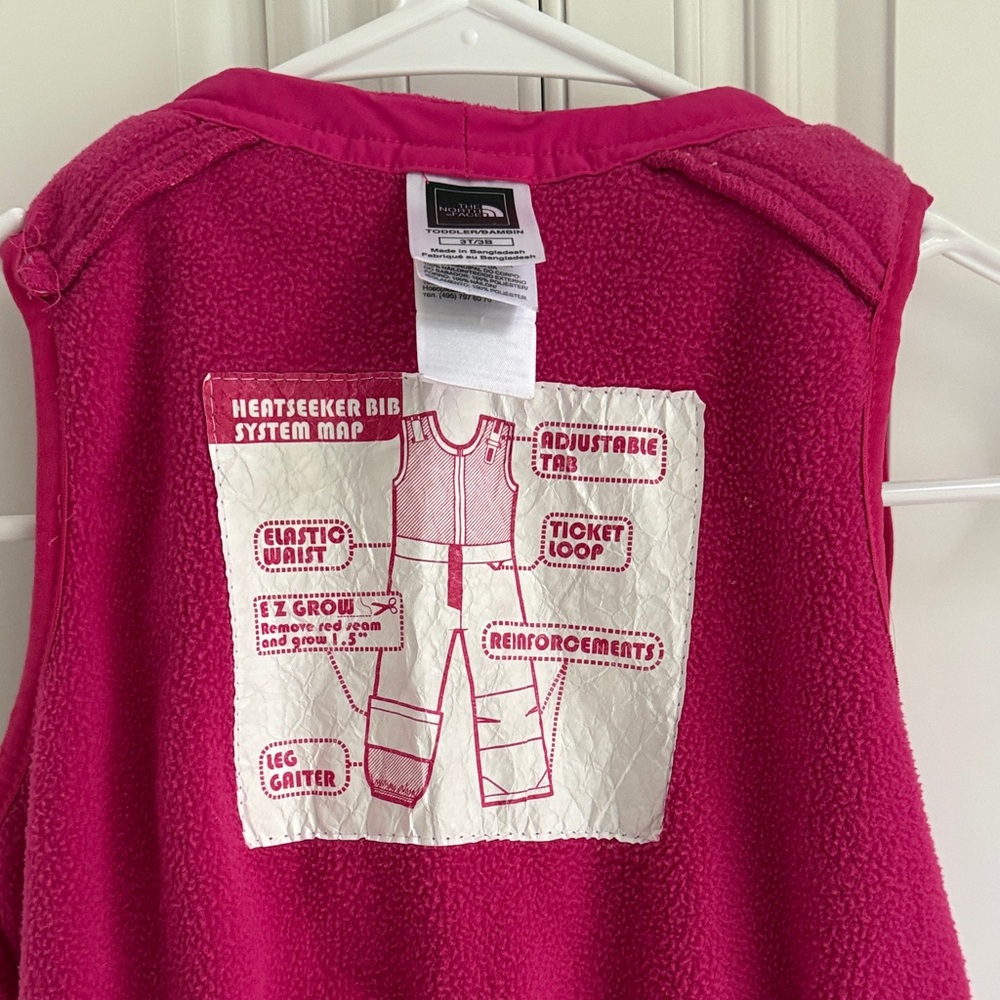 The North Face Kids (toddler) Fuchsia Overalls ski pants - Picture 9 of 9